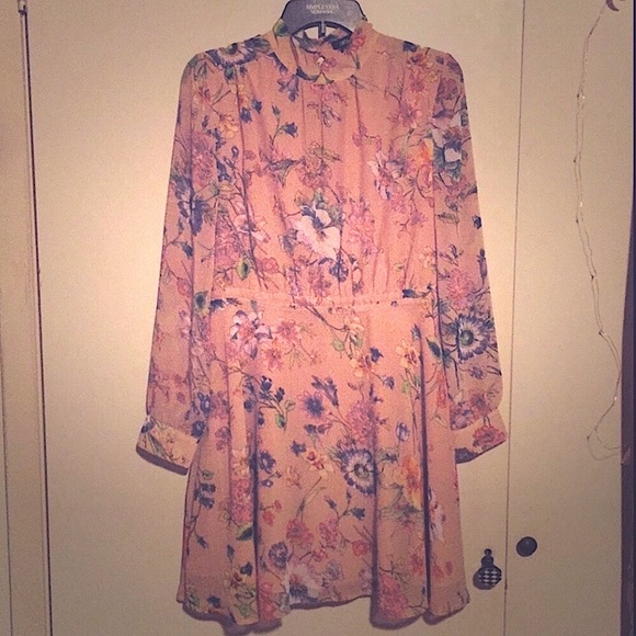 A TRUE ROMANCE FROM NIEMAN MARCUS WHAT A CLASSIC BEAUTY - Picture 1 of 8